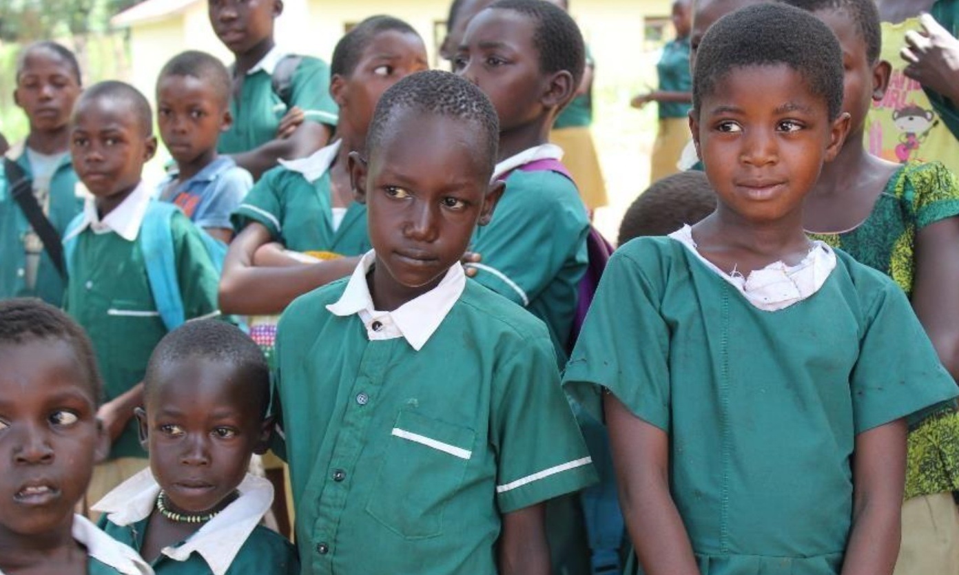 Sponsoring 100 pupils in Ghana and Nigeria